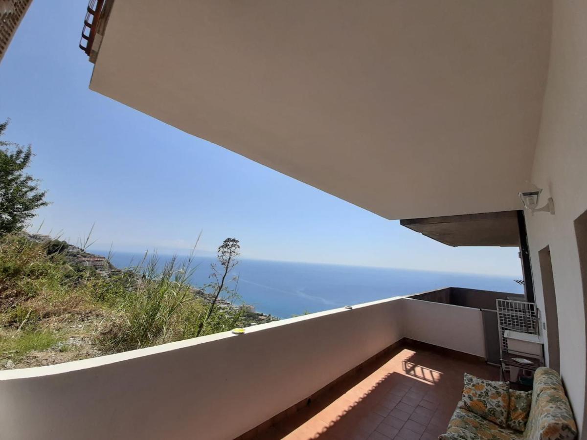 Nuova Casa Giulia Apartment Letojanni Exterior photo